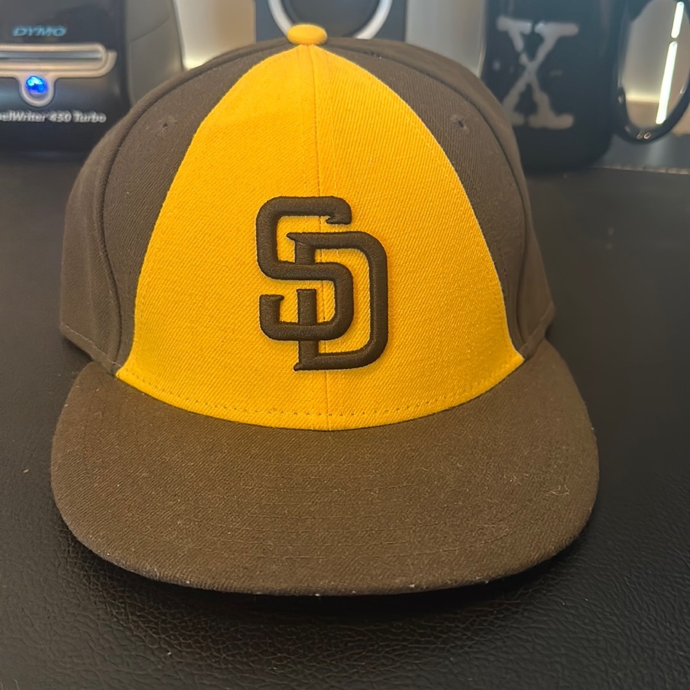 Men’s New Era SD Padres Hat Brown/ Yellow fitted 7 1/2